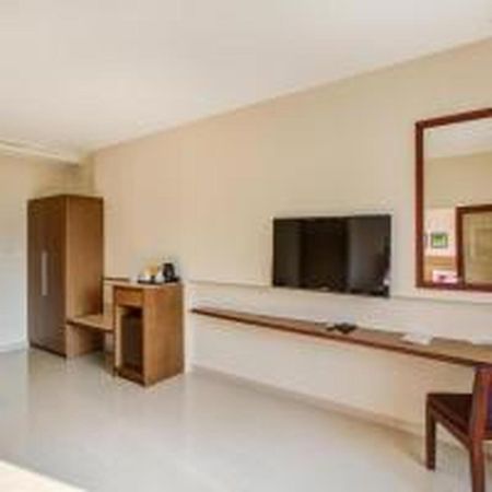 Jk Residency Kelakam Hotel Kültér fotó