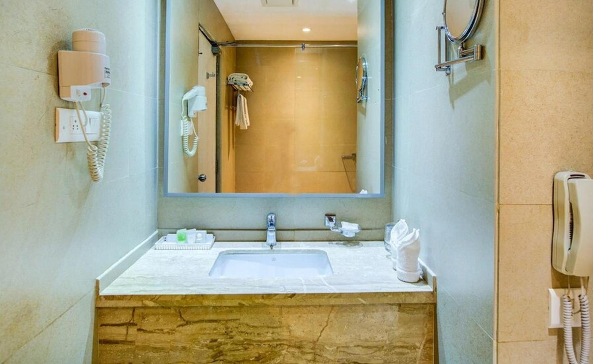 Jk Residency Kelakam Hotel Kültér fotó